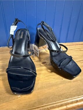 Cushionaire Roma Black Patent Strappy Block Heel Sandals Women’s 9 M